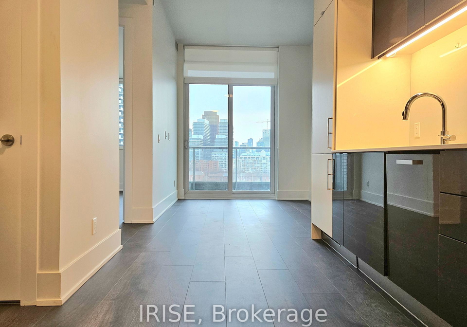 1-edgewater-drive-toronto-ontario-c12535848