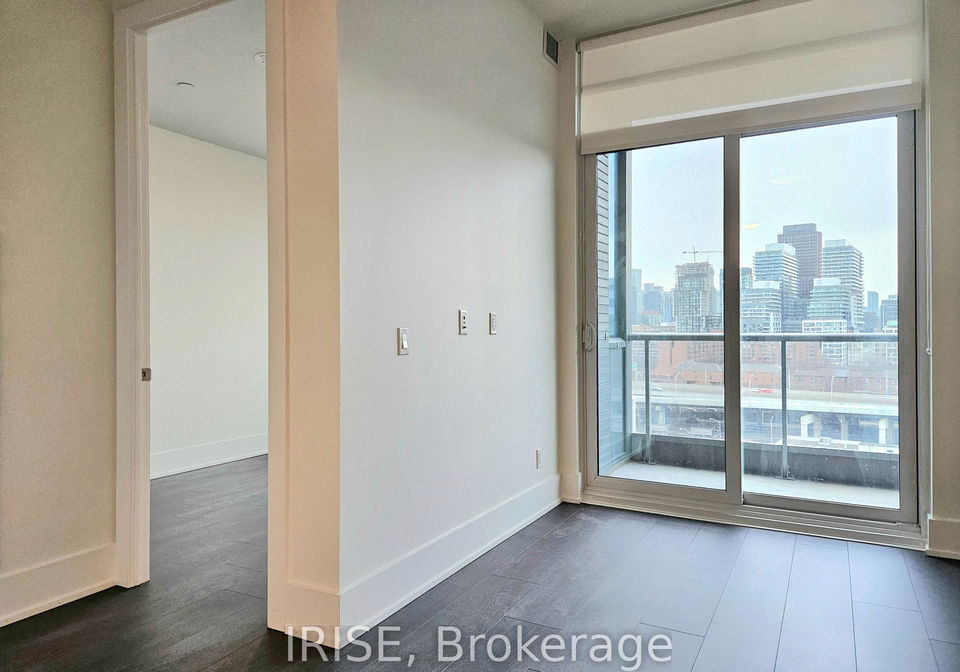 1-edgewater-drive-toronto-ontario-c12535848
