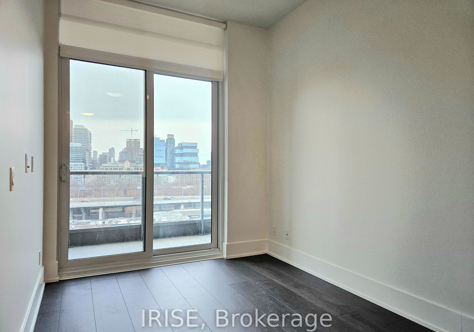 1-edgewater-drive-toronto-ontario-c12535848