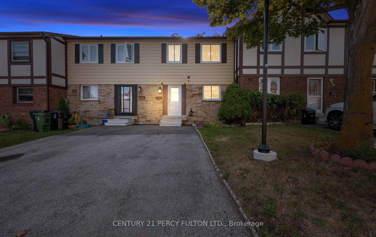 57-golden-appleway-north-york-ontario-c12536350