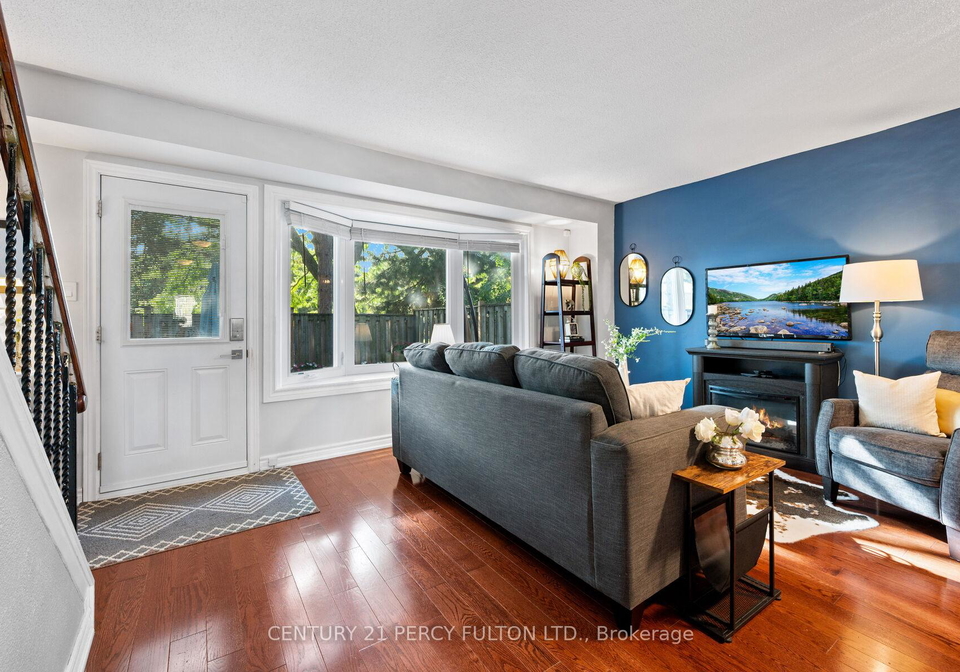 57-golden-appleway-north-york-ontario-c12536350