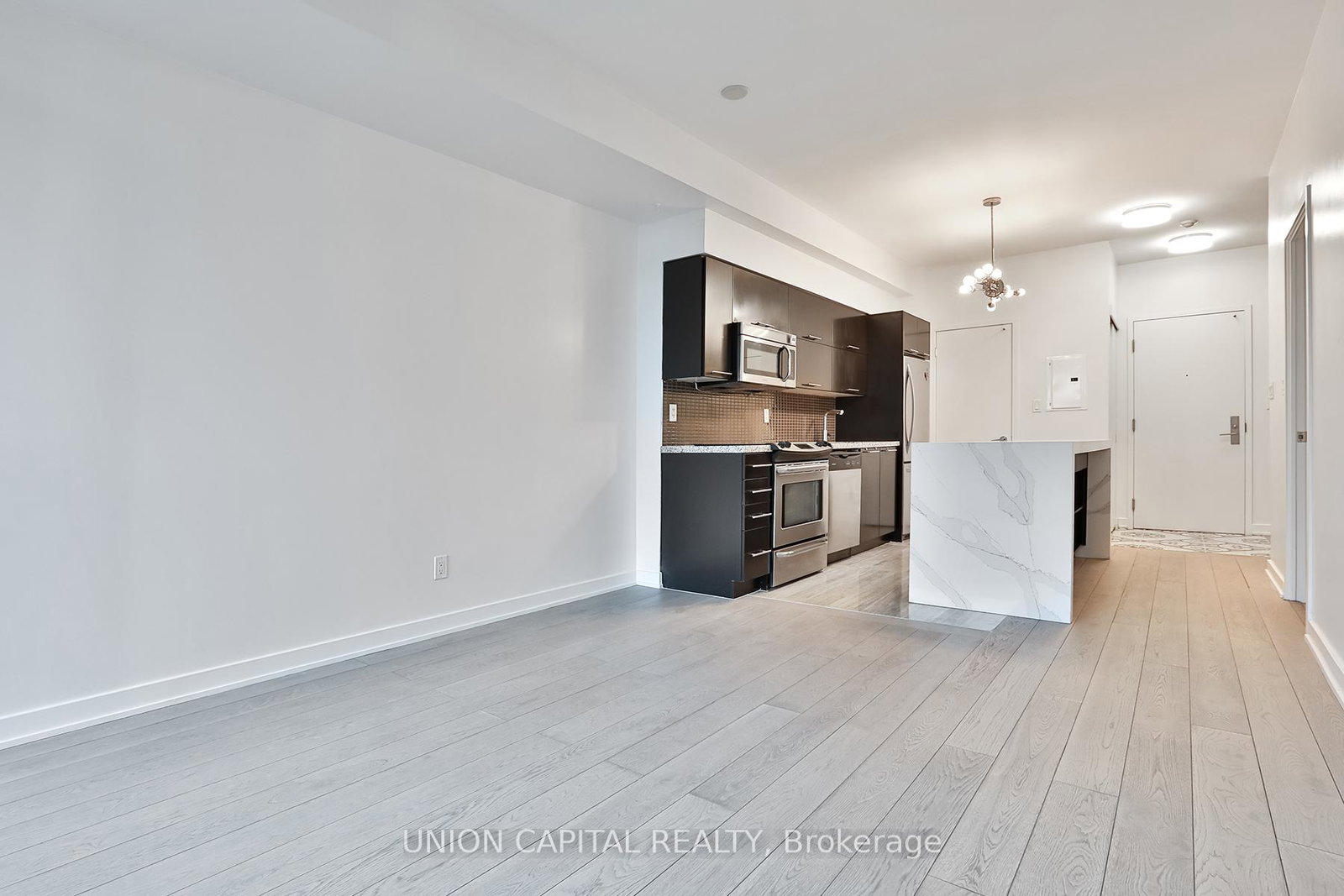 126-simcoe-street-toronto-ontario-c12536372