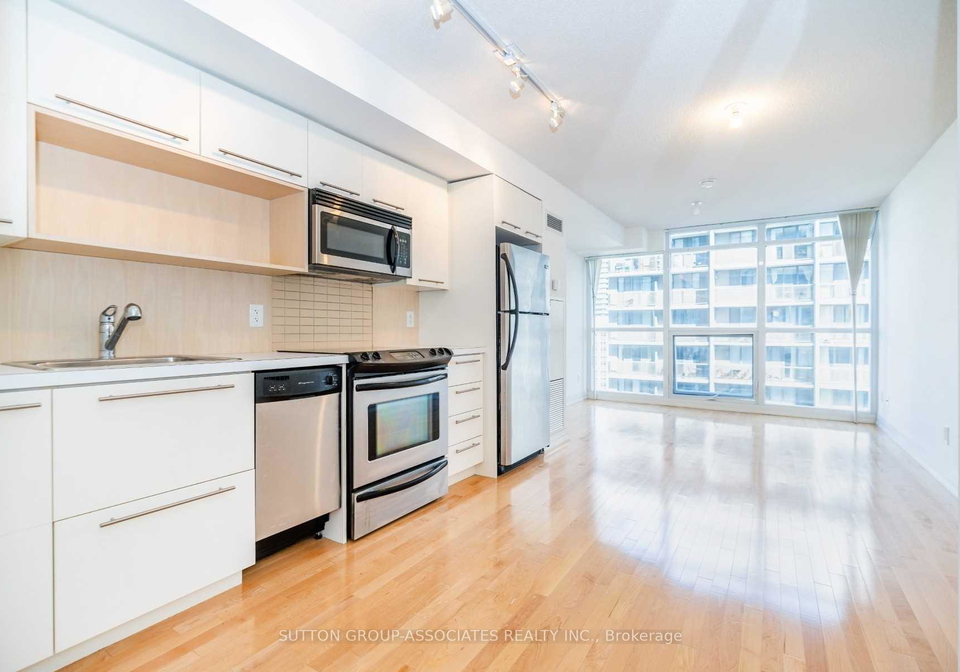 25-carlton-street-toronto-ontario-c12537020