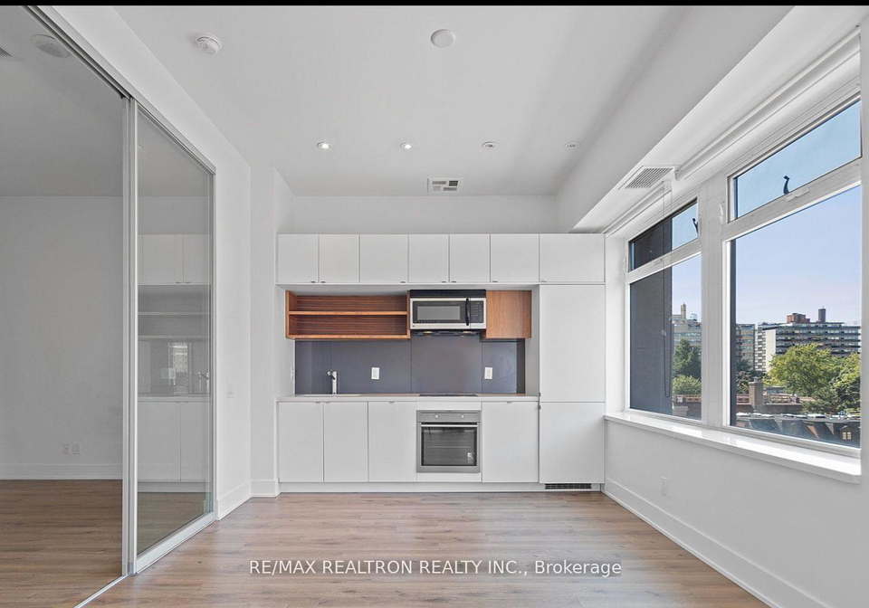 111-st-clair-avenue-w-toronto-ontario-c12537038