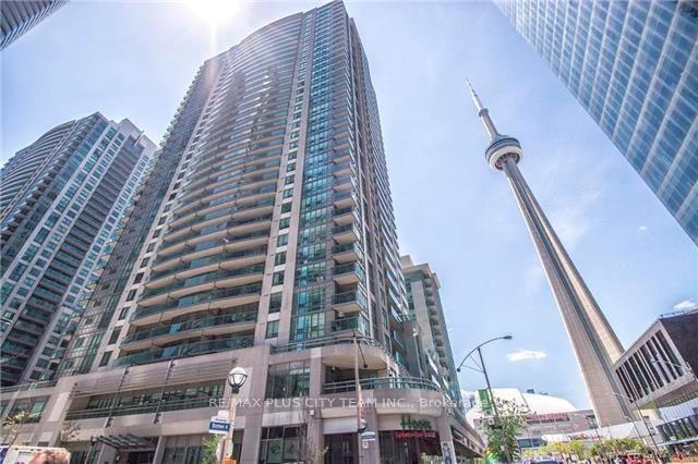 30-grand-trunk-crescent-toronto-ontario-c12537354