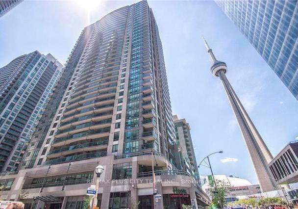 30-grand-trunk-crescent-toronto-ontario-c12537354