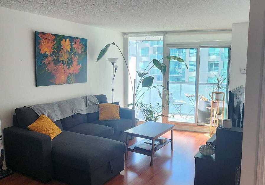 30-grand-trunk-crescent-toronto-ontario-c12537354