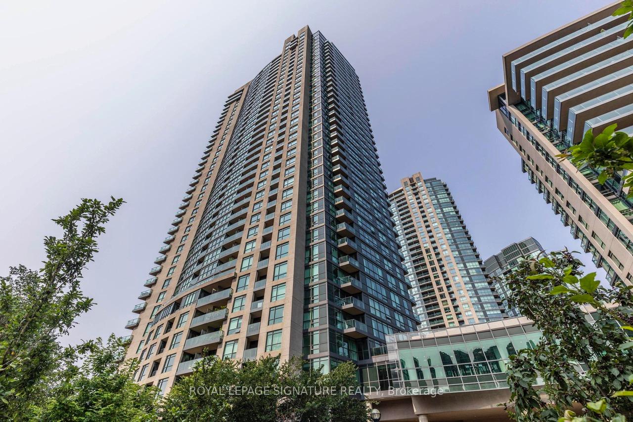 215-fort-york-boulevard-toronto-ontario-c12538178