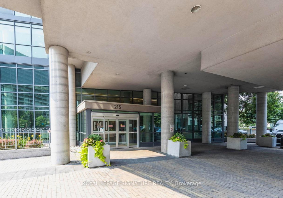 215-fort-york-boulevard-toronto-ontario-c12538178