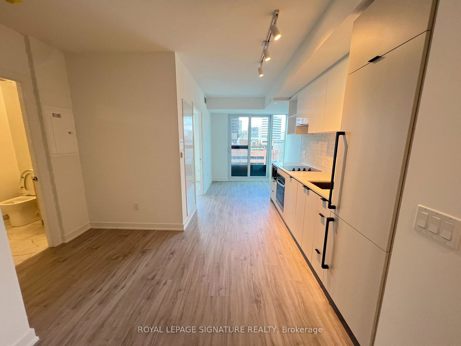 252-church-street-toronto-ontario-c12538922