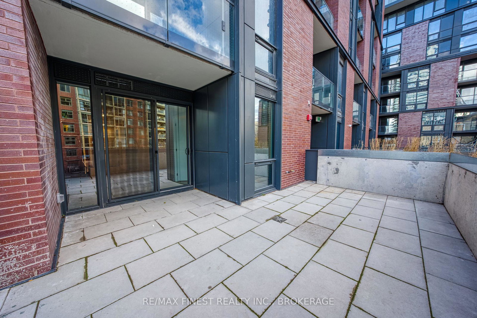 35-parliament-street-toronto-ontario-c12538986
