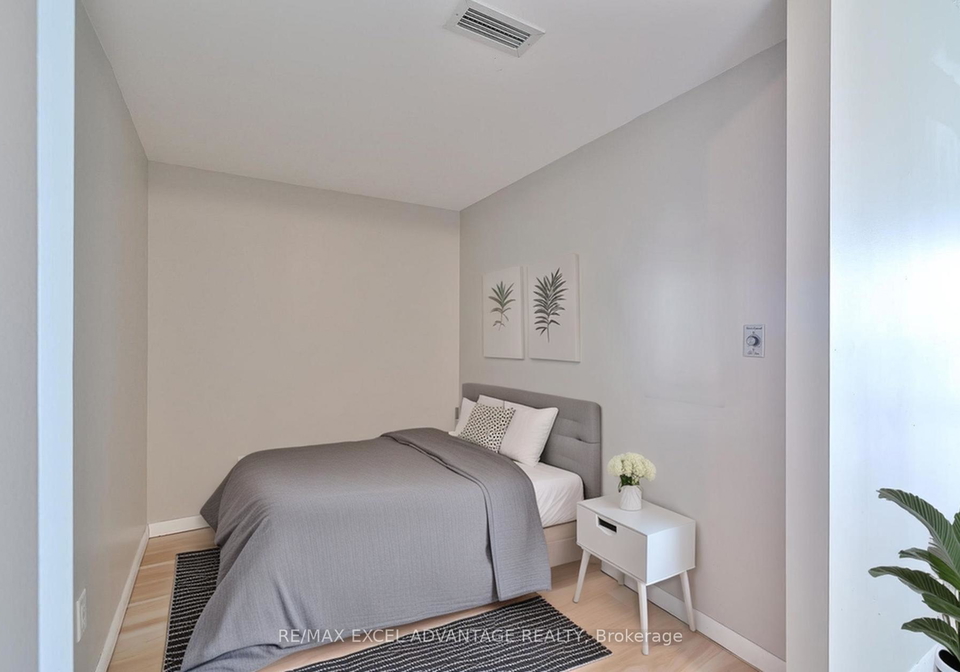 18-yonge-street-toronto-ontario-c12539220