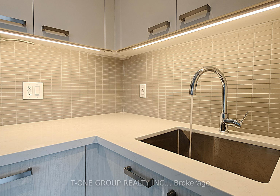 20-soudan-avenue-toronto-ontario-c12539468