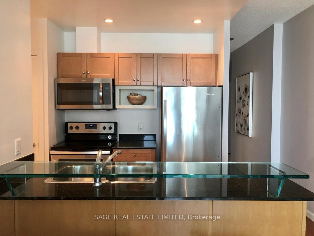 208-queens-quay-w-toronto-ontario-c12539520