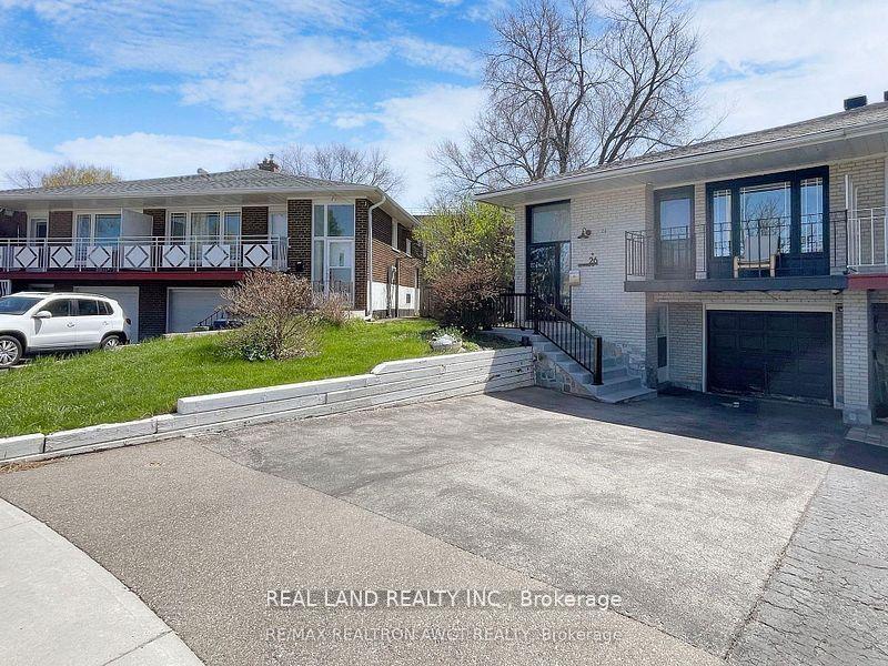 26-greyhound-drive-e-north-york-ontario-c12539554