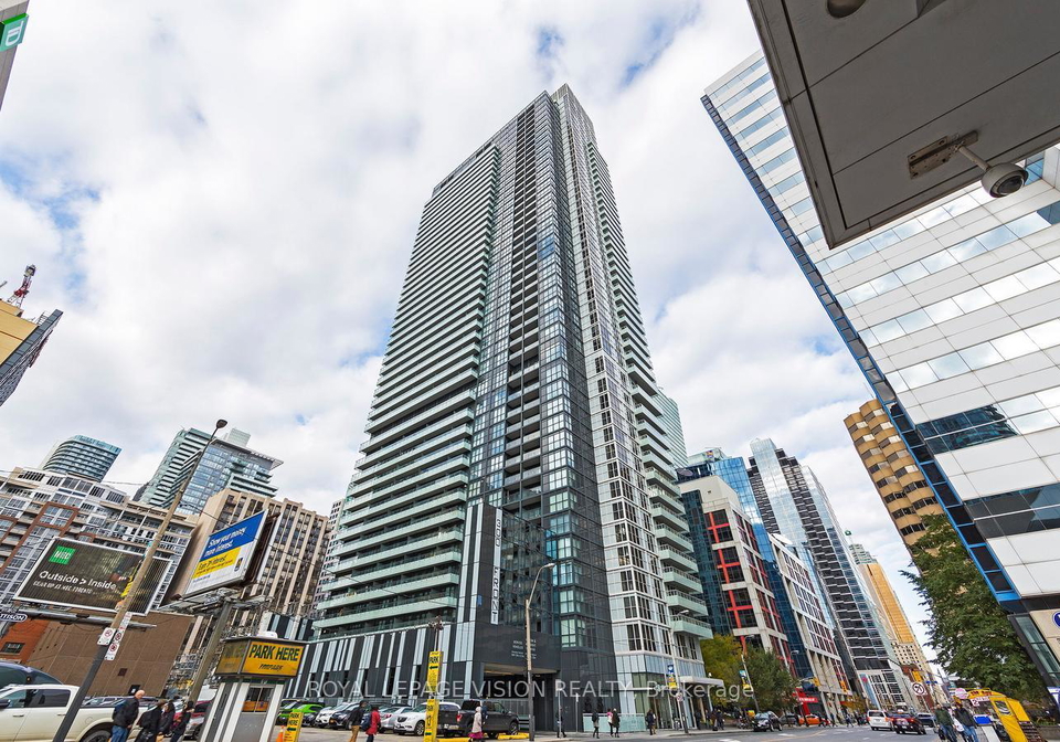 300-front-street-w-toronto-ontario-c12539568