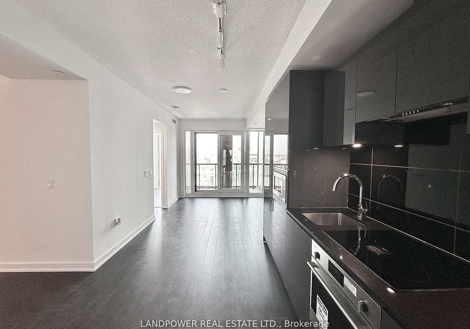 238-simcoe-street-toronto-ontario-c12539786