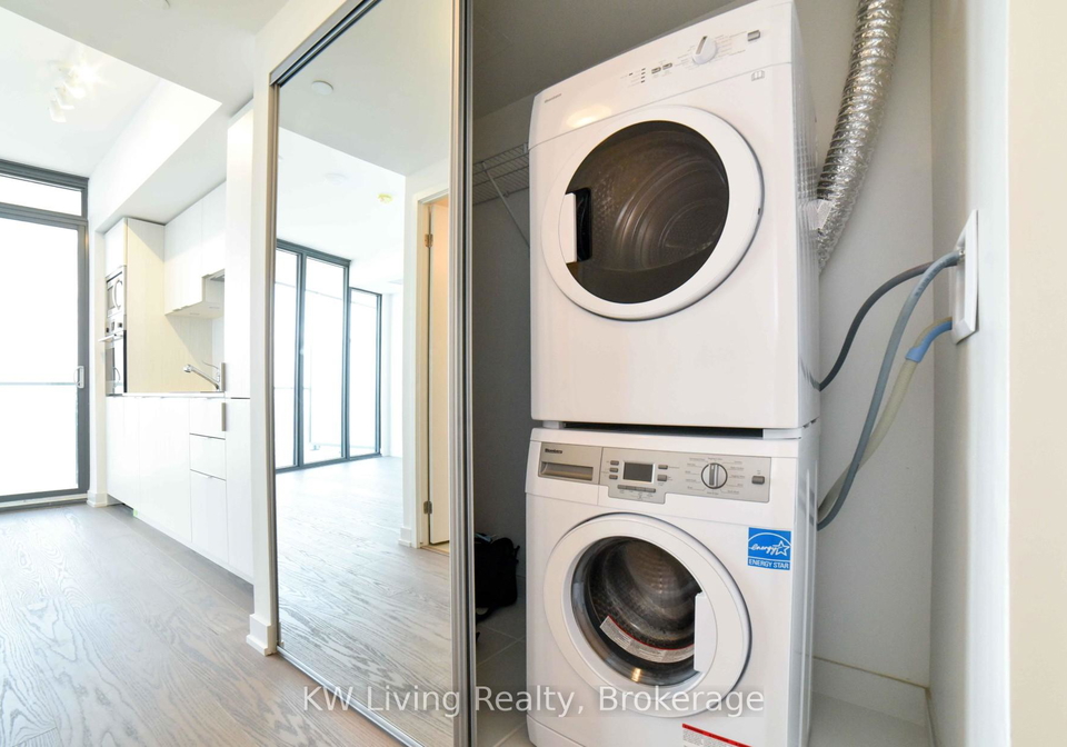 11-wellesley-street-w-toronto-ontario-c12540440