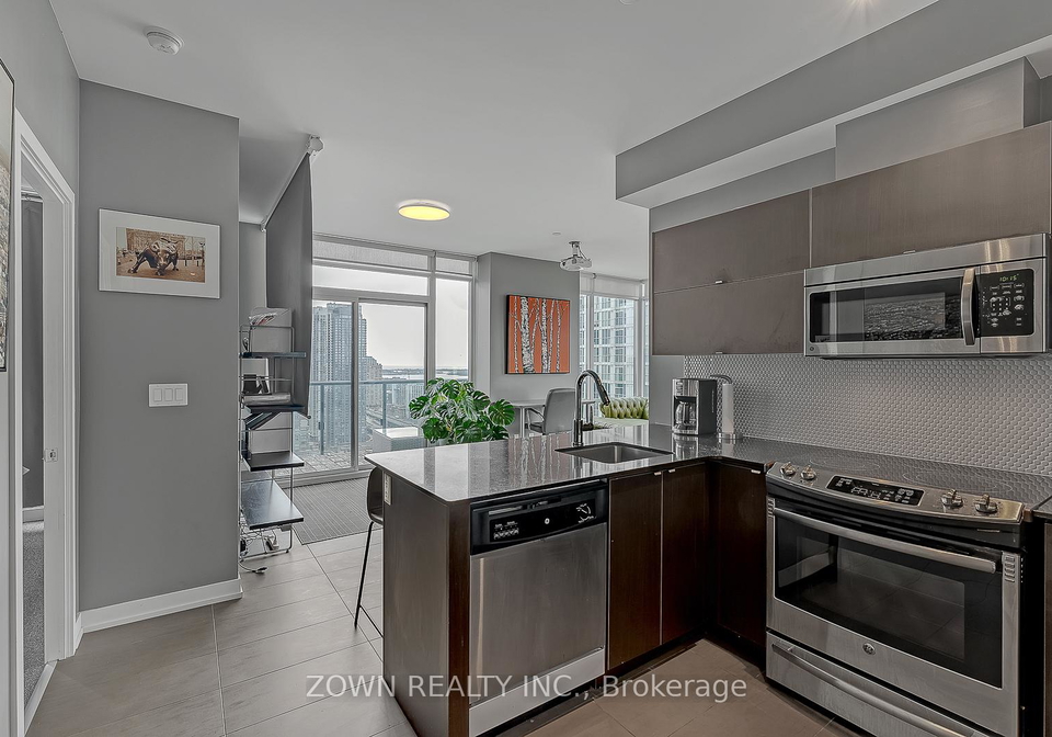 170-fort-york-boulevard-toronto-ontario-c12541412