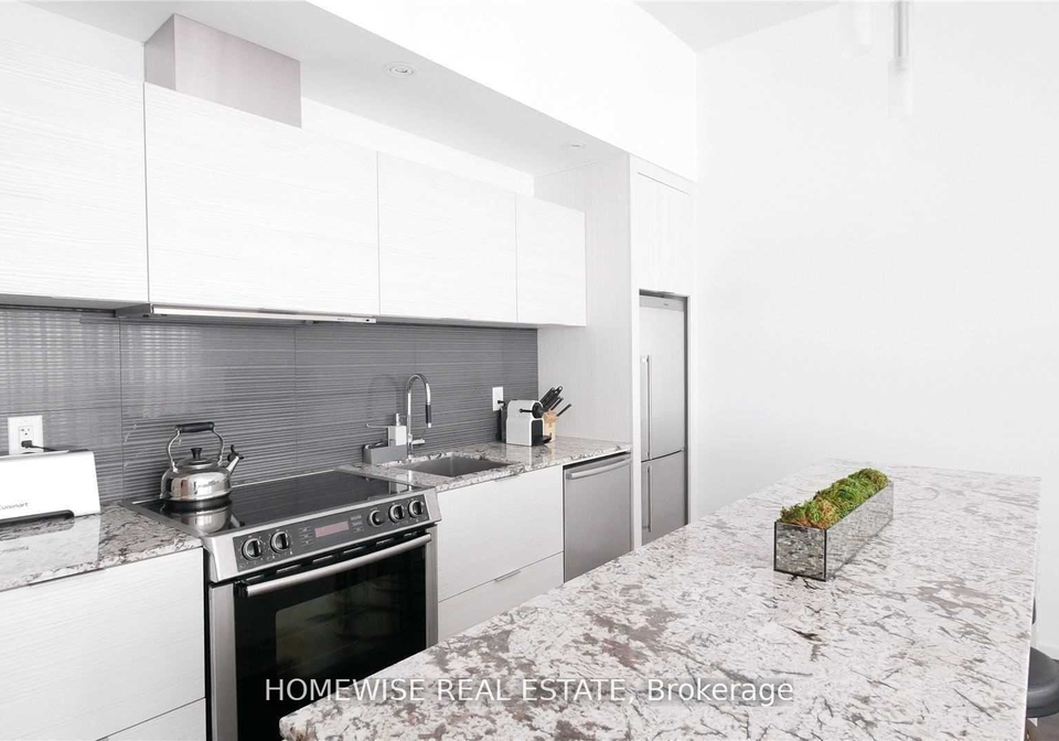 8-charlotte-street-toronto-ontario-c12541692
