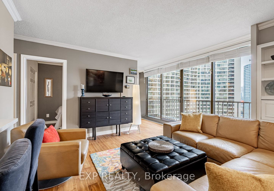 33-harbour-square-toronto-ontario-c12541820
