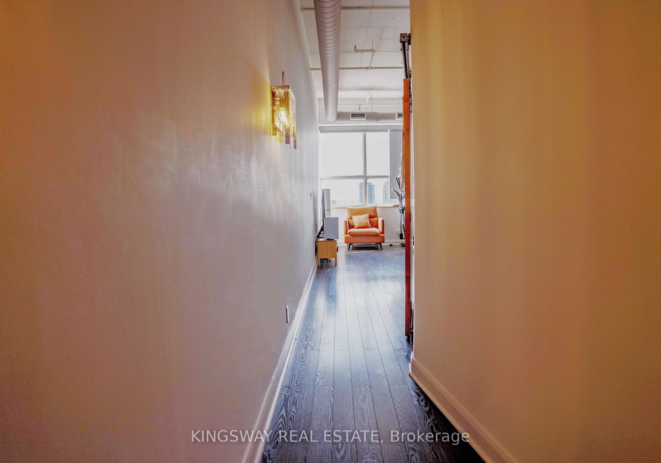 700-king-street-w-toronto-ontario-c12542022