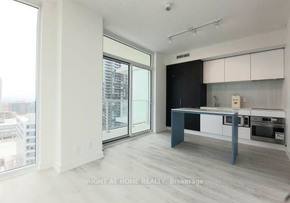 33-helendale-avenue-toronto-ontario-c12542050