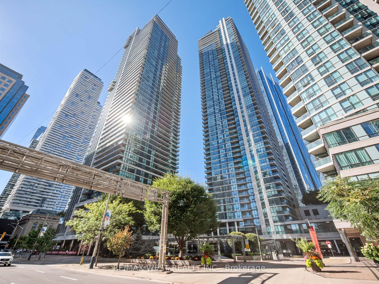 18-harbour-street-n-toronto-ontario-c12542252
