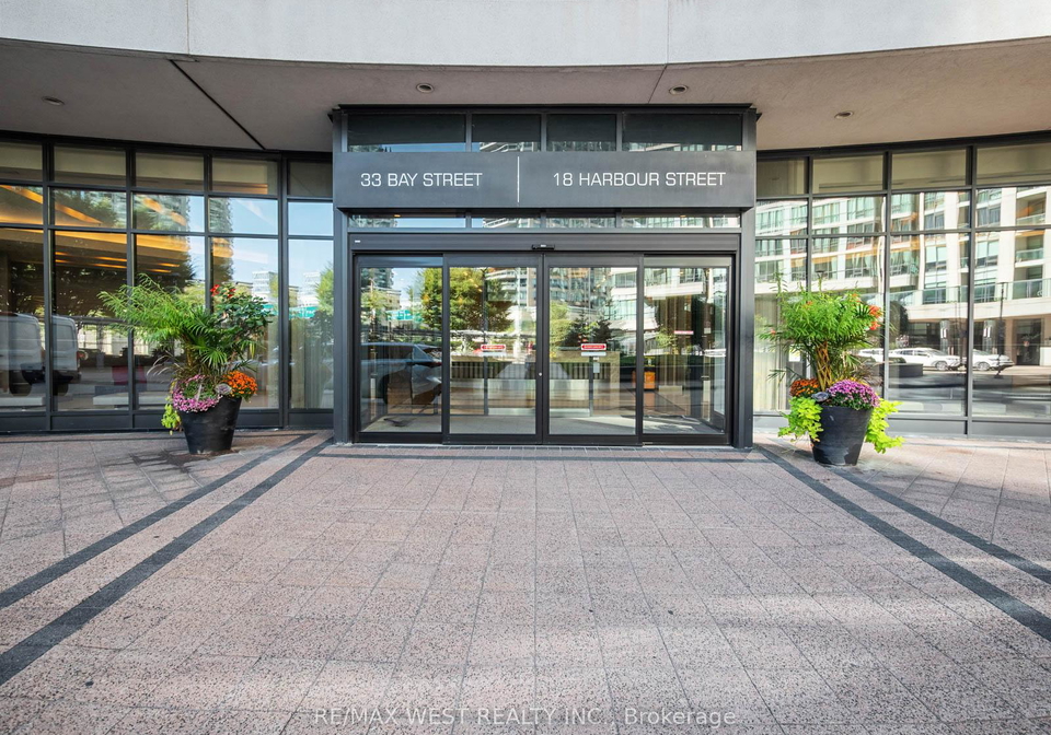 18-harbour-street-n-toronto-ontario-c12542252