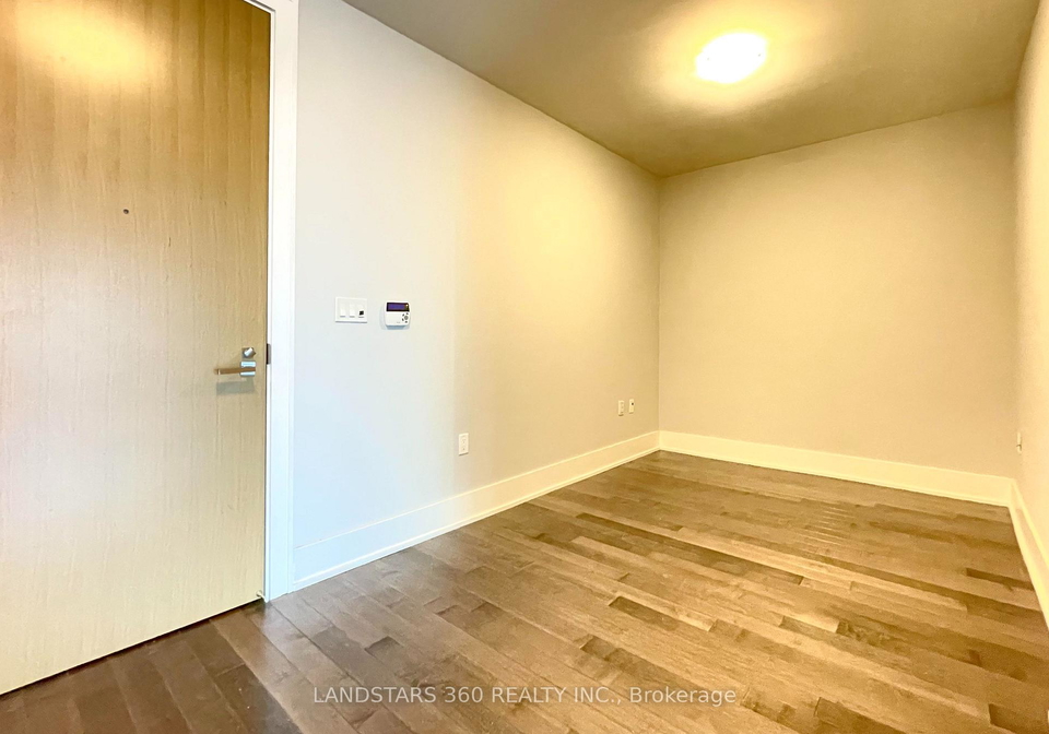 39-queens-quay-e-toronto-ontario-c12542328