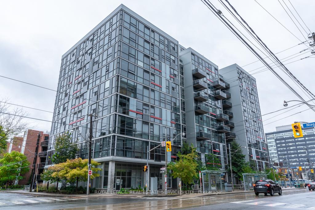 60-bathurst-street-toronto-ontario-c12543456