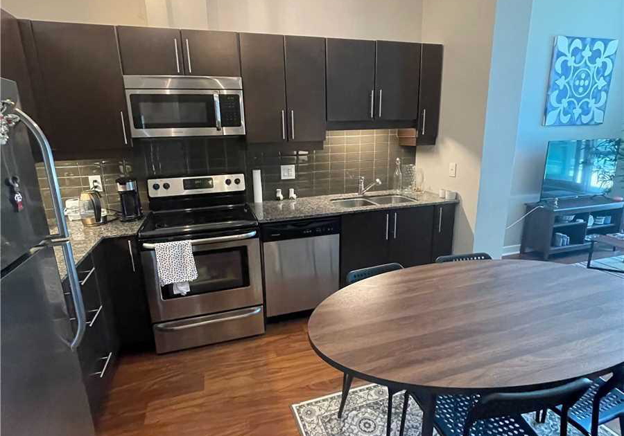 33-bay-street-toronto-ontario-c12544510