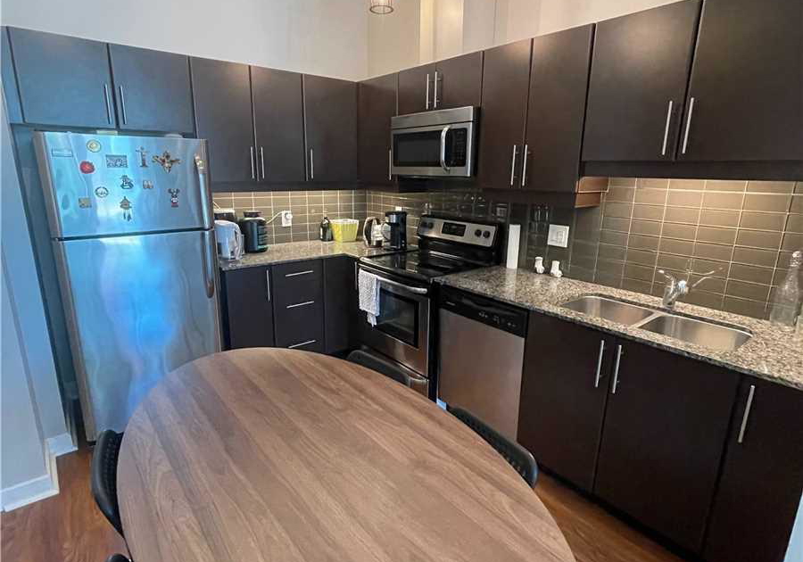 33-bay-street-toronto-ontario-c12544510