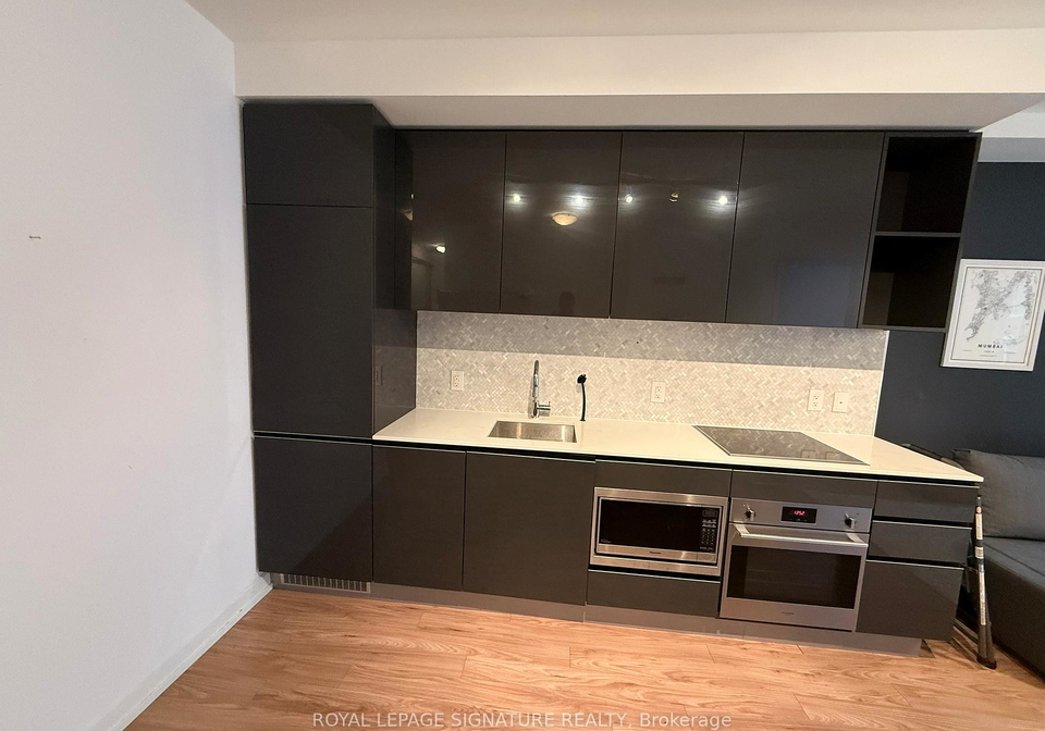 377-madison-avenue-toronto-ontario-c12545190