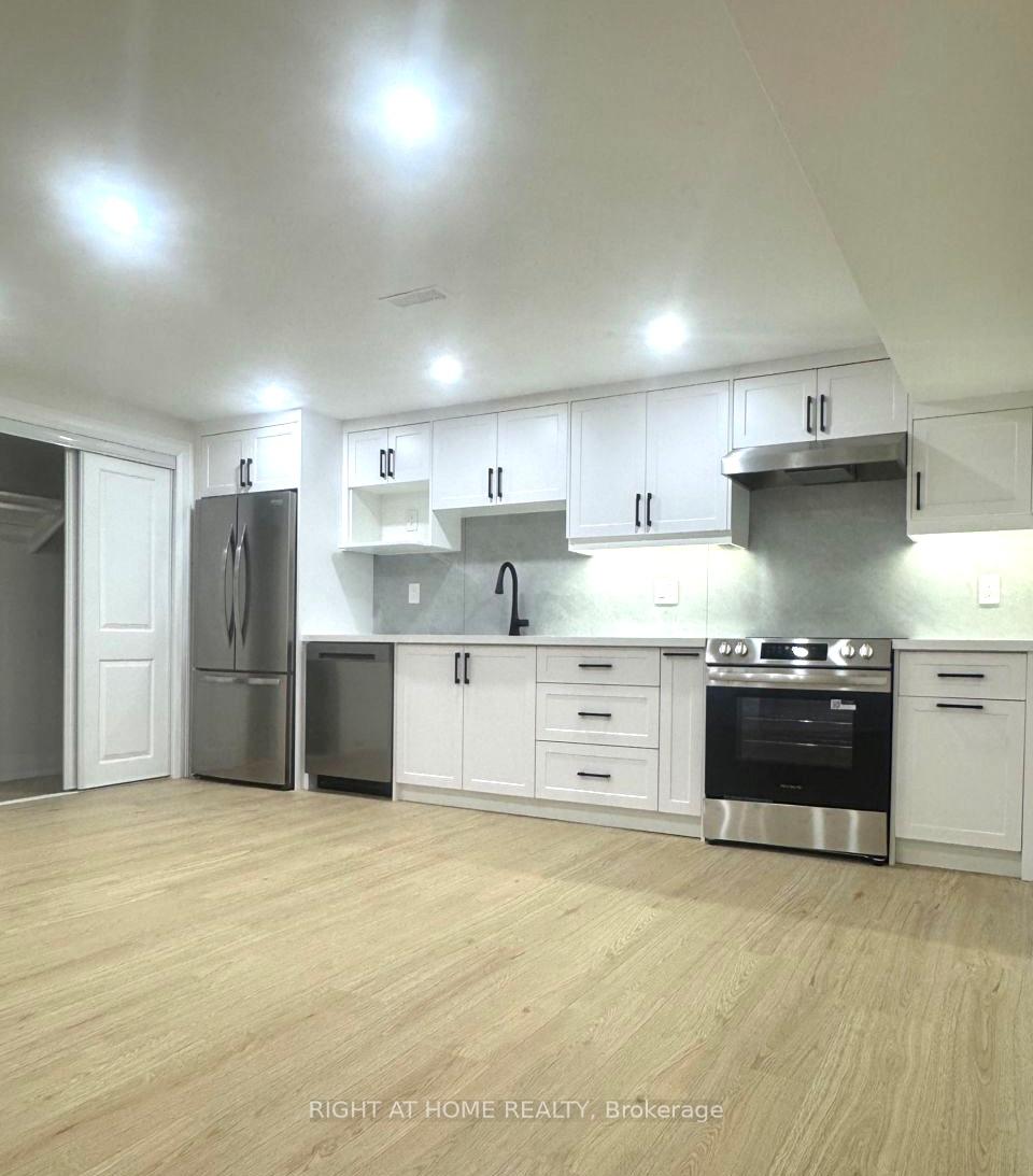 7-warlock-crescent-north-york-ontario-c12545436