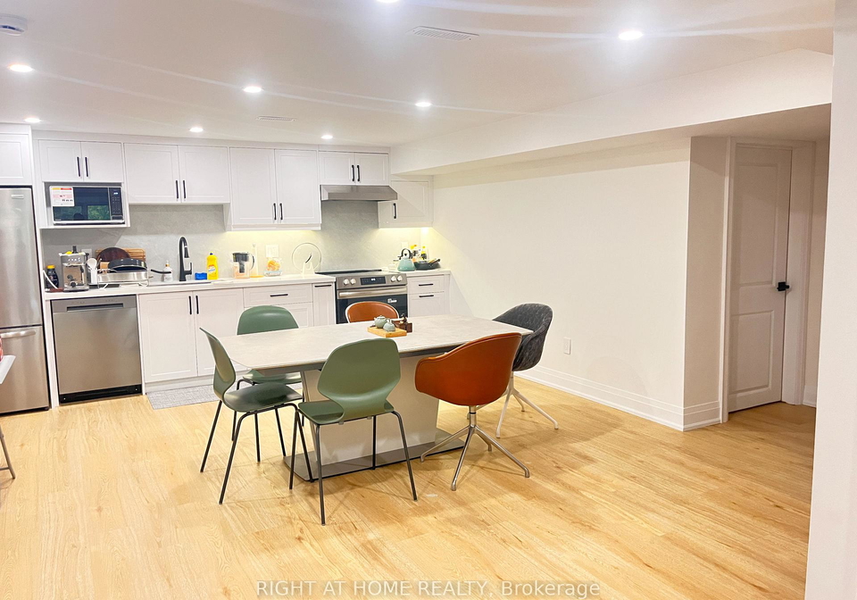 7-warlock-crescent-north-york-ontario-c12545436