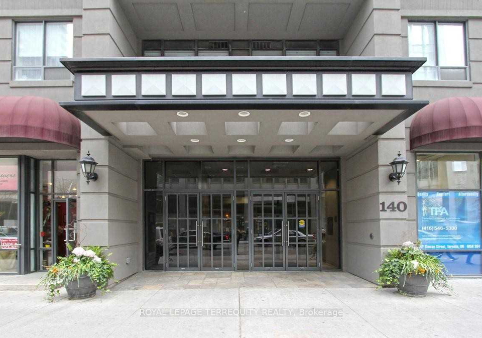 140-simcoe-street-toronto-ontario-c12545882