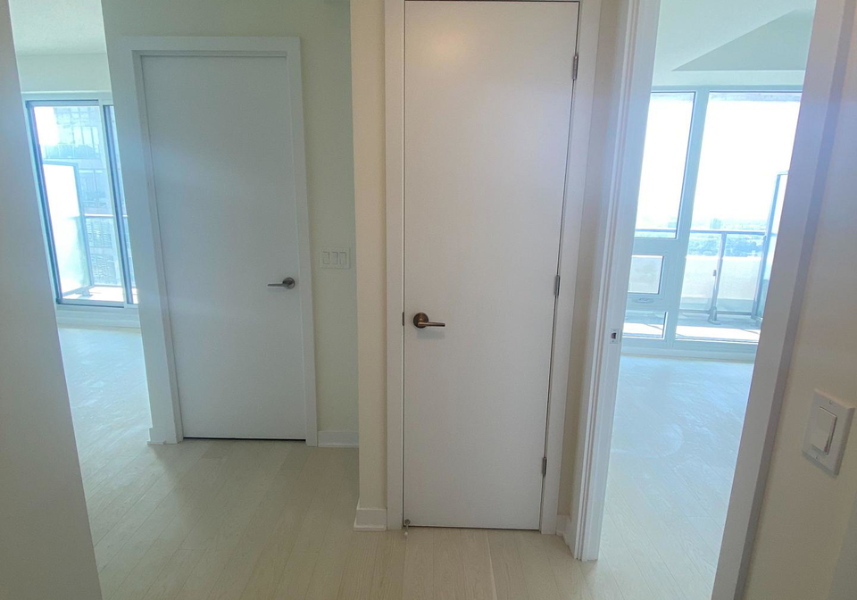 2221-yonge-street-toronto-ontario-c12546198