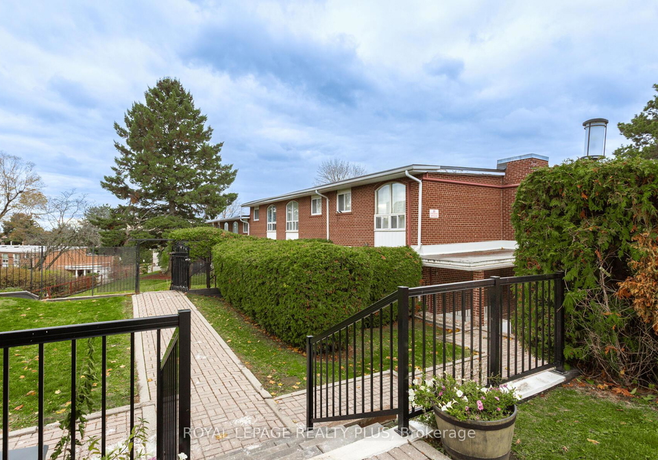 25-esterbrooke-avenue-north-york-ontario-c12546204