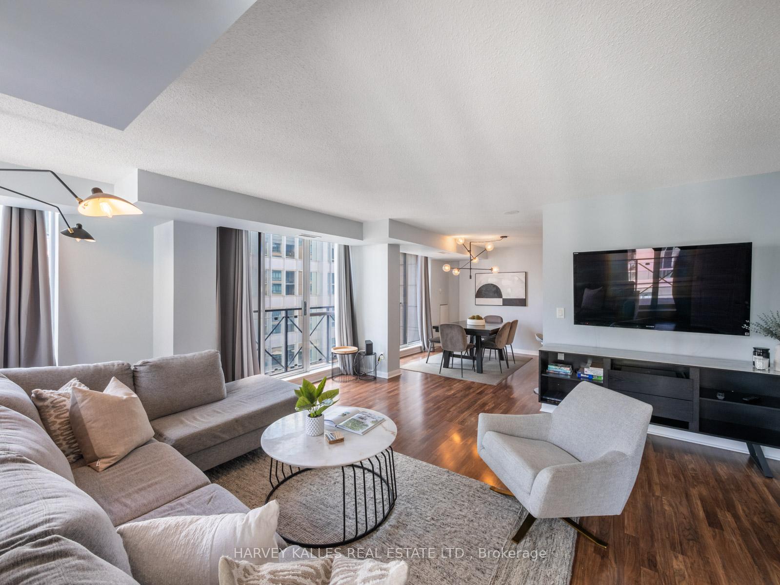 140-simcoe-street-toronto-ontario-c12547048