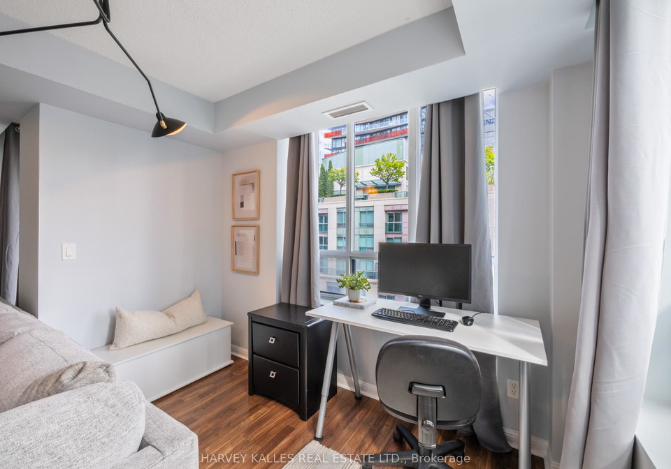 140-simcoe-street-toronto-ontario-c12547048