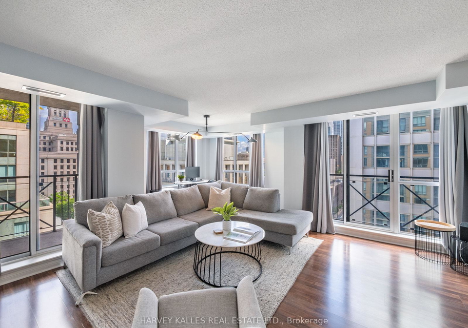 140-simcoe-street-toronto-ontario-c12547048