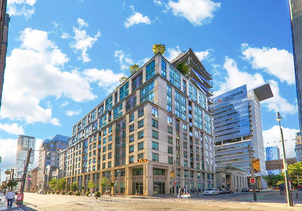 168-simcoe-street-toronto-ontario-c12547406