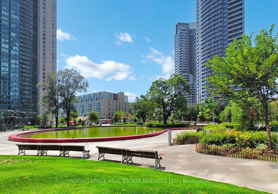 100-harbour-street-toronto-ontario-c12547642