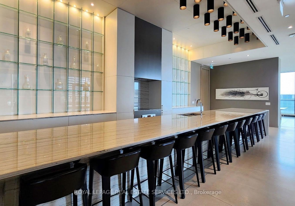 100-harbour-street-toronto-ontario-c12547642