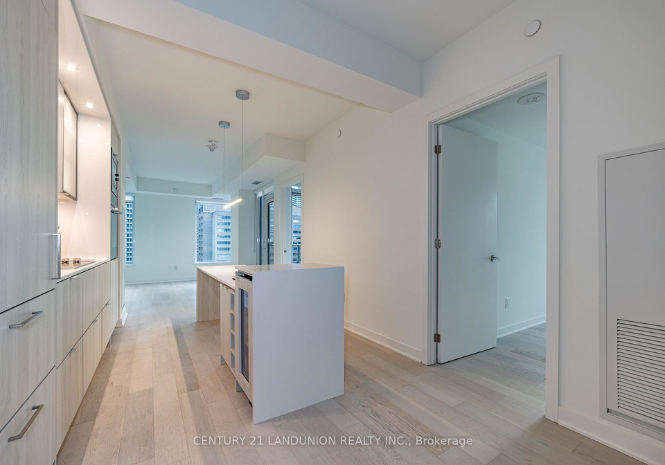 11-yorkville-avenue-e-toronto-ontario-c12547676