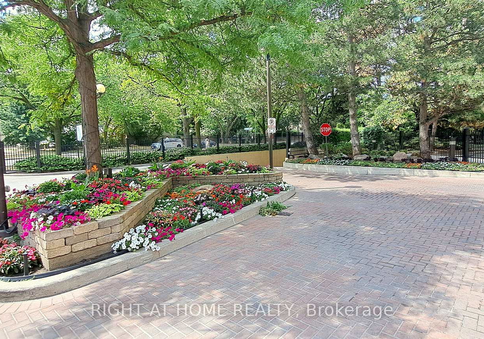 131-beecroft-road-toronto-ontario-c12547950