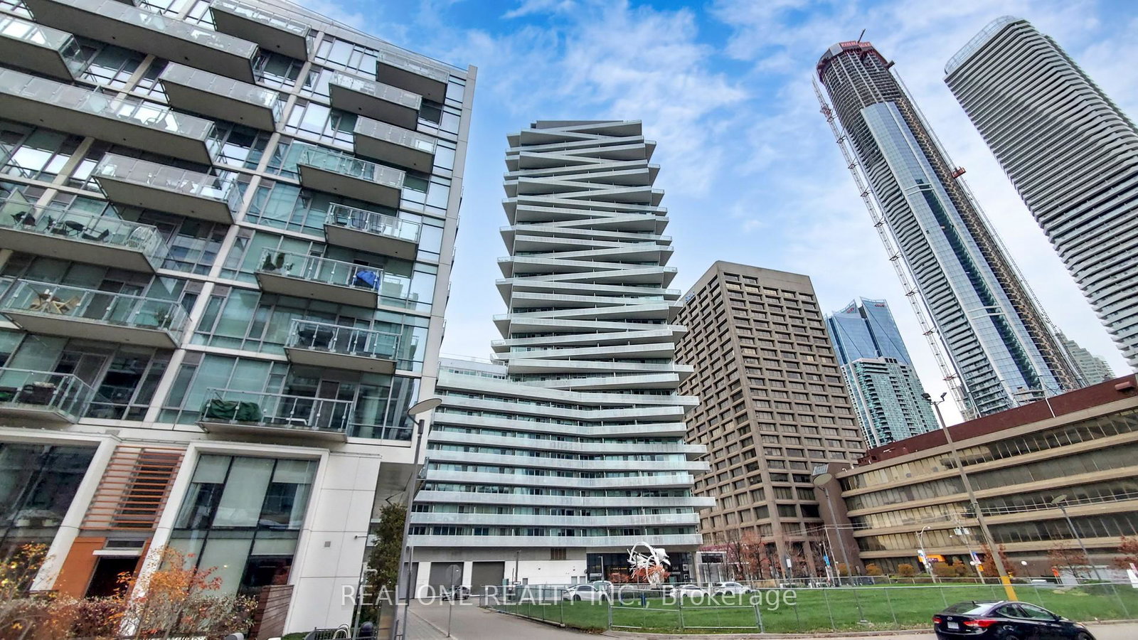 15-queens-quay-e-toronto-ontario-c12548266