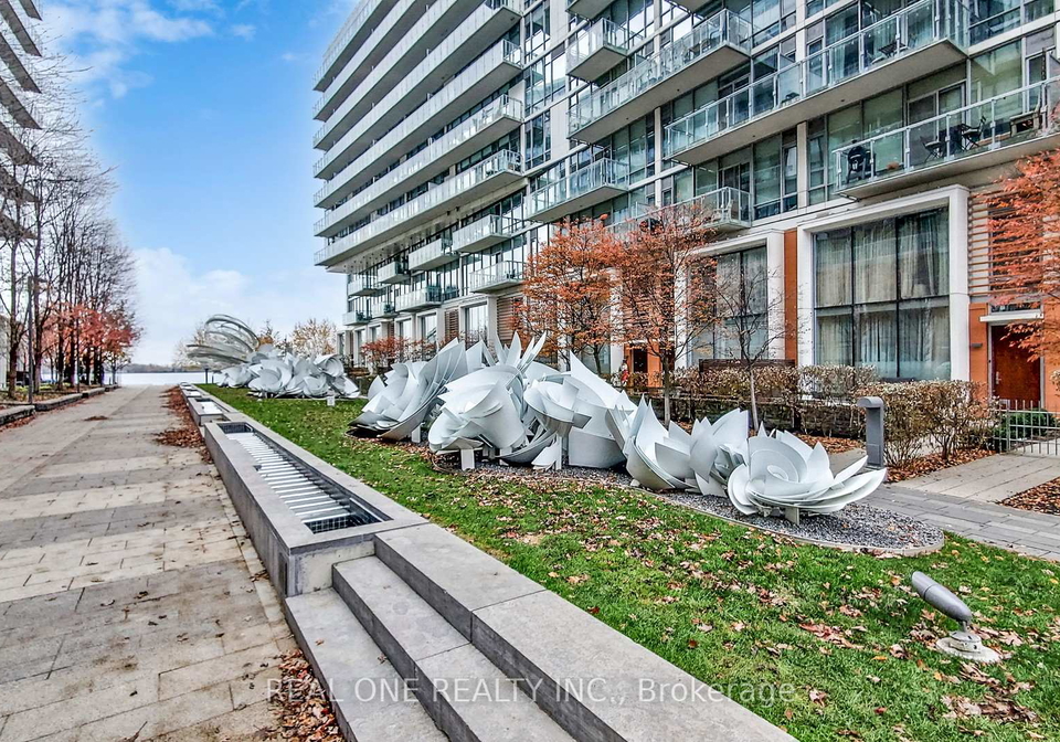 15-queens-quay-e-toronto-ontario-c12548266
