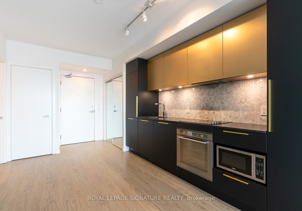 85-wood-street-toronto-ontario-c12548604